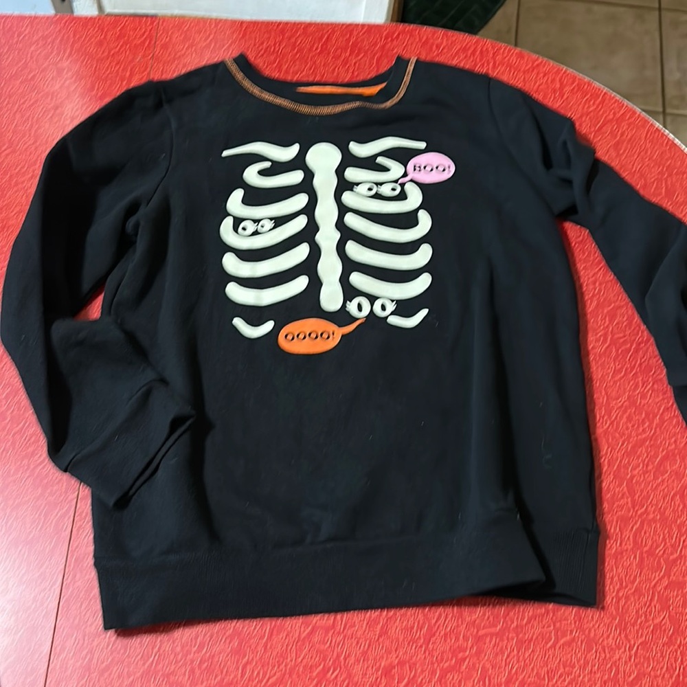 Halloween skeleton glow in the Dark sweatshirt- NWOT boo kids Large 10/12